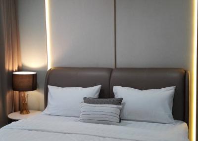 1-BR Condo at Life One Wireless near BTS Phloen Chit