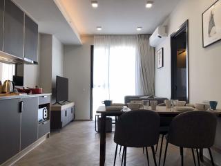 2 bed Condo in Chapter Chula-Samyan Si Phraya Sub District C020547