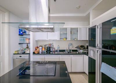 3 bed Condo in Athenee Residence Lumphini Sub District C020545