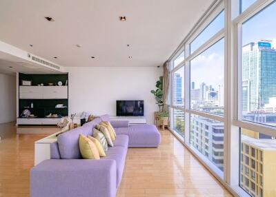 3 bed Condo in Athenee Residence Lumphini Sub District C020545