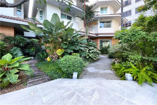 Exquisite 3-Story, 4-Bedroom Haven in a Private Oasis - Recently Renovated, Steps Away from the French International School!