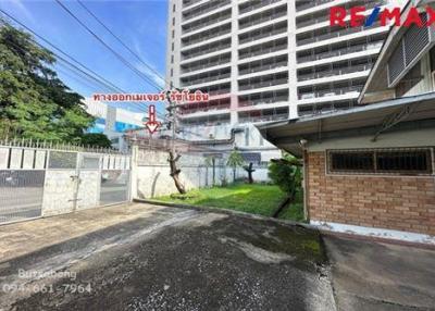 146 Sqm. Land listed for ฿ 100,000.