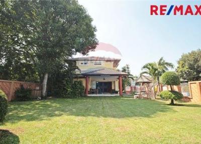 300 Sqm., 4 Beds House listed for ฿ 13,000,000.