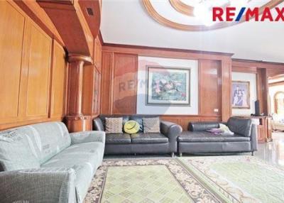 300 Sqm., 4 Beds Townhouse listed for ฿ 13,000,000.