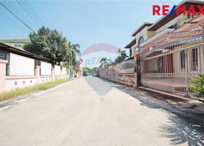 300 Sqm., 4 Beds Townhouse listed for ฿ 13,000,000.