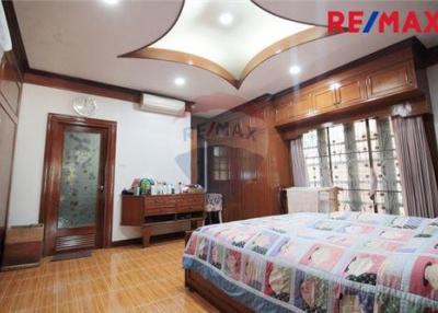 300 Sqm., 4 Beds House listed for ฿ 13,000,000.