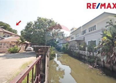 300 Sqm., 4 Beds Townhouse listed for ฿ 13,000,000.