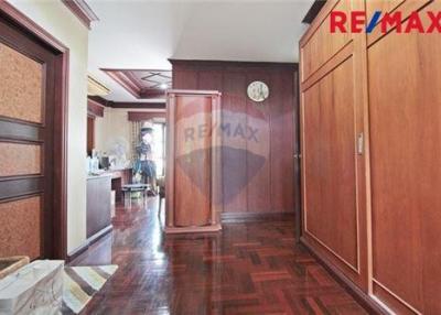 300 Sqm., 4 Beds Townhouse listed for ฿ 13,000,000.