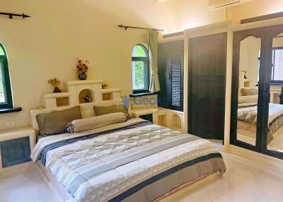 2 Bedrooms Condo in Santa Maria East Pattaya C008611
