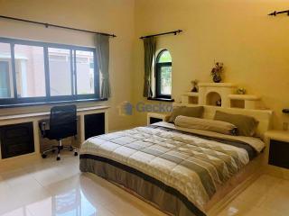 2 Bedrooms Condo in Santa Maria East Pattaya C008611