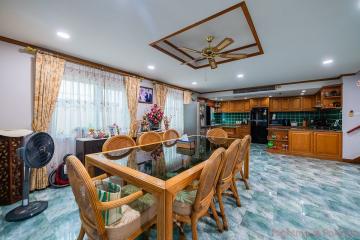 3 Bed House For Sale In North Pattaya - The Boltons