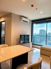 2 bed Condo in Rhythm Sukhumvit 44 Phra Khanong Sub District C020555