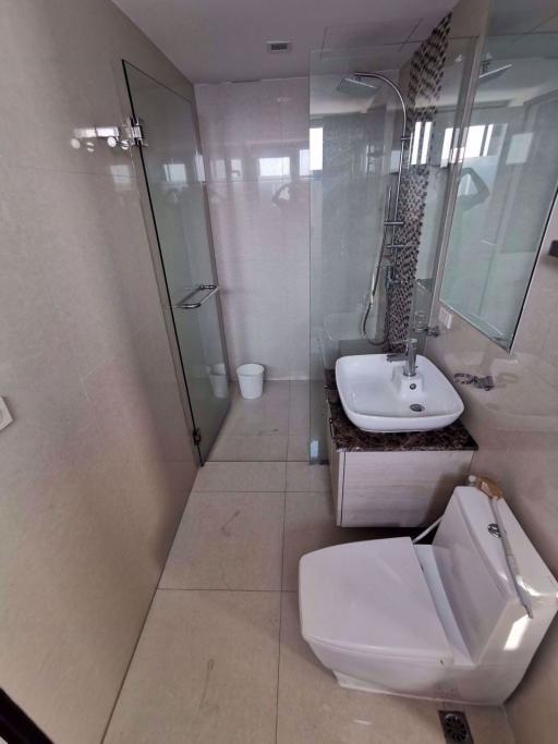 5 ห้องนอน, 4 ห้องน้ำ คอนโด ราคา ฿ 120,000/เดือน