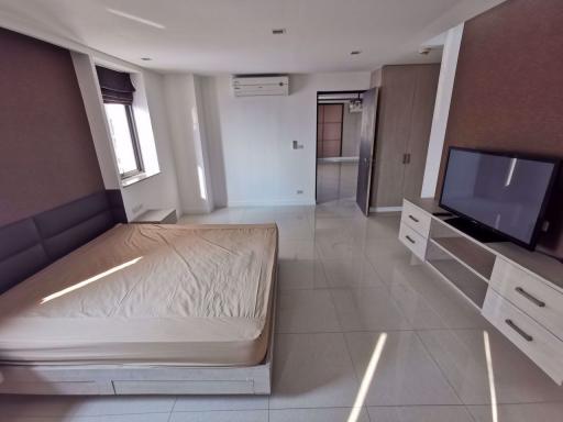 5 bed Penthouse in President Park Sukhumvit 24 Khlongtan Sub District P04322