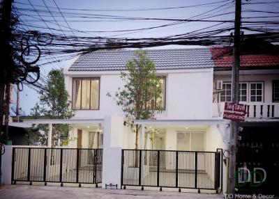 DD#0146 Townhome for sale, completely renovated. There is furniture ready to move in (2 houses for sale) behind CMU, near Wat Umong.