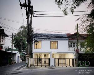 DD#0146 Townhome for sale, completely renovated. There is furniture ready to move in (2 houses for sale) behind CMU, near Wat Umong.