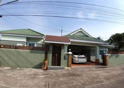 Single house for sale in Pattaya Chalita Village 2, Nong Pla Lai, near the motorway, Chonburi.