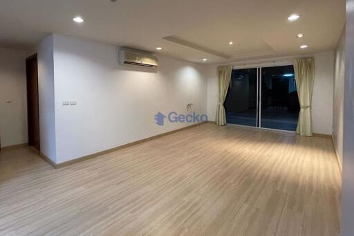 2 Bedrooms Condo in Regent Pratumnak South Pattaya C011275