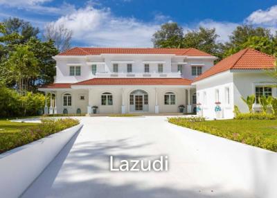 Colonial Style Villa with Direct Beach Access