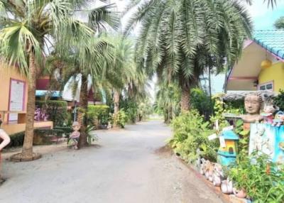 Resort business for sale in Chonburi, great location, mountain view, Nong Ri, near Motorway 7.