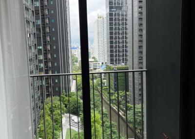 2-BR Condo at Life Asoke - Rama 9 near MRT Phra Ram 9