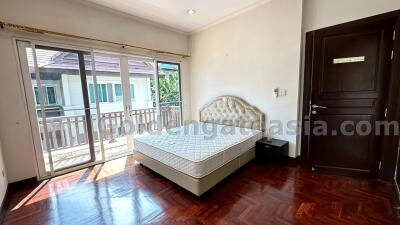 House with private swimming Pool and Garden - Sukhumvit Thong Lo BTS