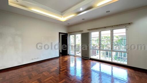 House with private swimming Pool and Garden - Sukhumvit Thong Lo BTS