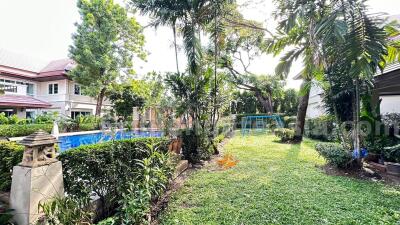 House with private swimming Pool and Garden - Sukhumvit Thong Lo BTS