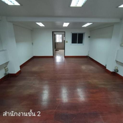 Commercial building for rent, 5 and a half floors, Laem Chabang, Sriracha, Chonburi.