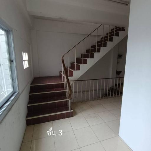 Commercial building for rent, 5 and a half floors, Laem Chabang, Sriracha, Chonburi.