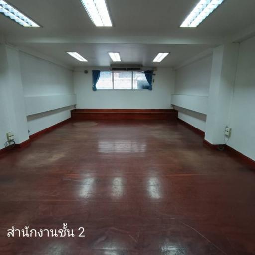 Commercial building for sale, 5 and a half floors, Laem Chabang, Sriracha, Chonburi.