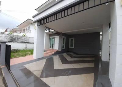 Single house for sale in Sriracha, Crystal Plus, Nong Yai Bu-Sriracha, near Robinson Sriracha.