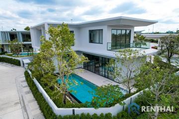 Modern Luxury villa for sale in the biggest village in Pattaya.