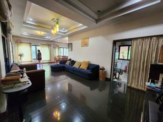 Single house for sale in Pattaya, Ban Nen Nam, with private pool, great price, Takhian Tia, Chonburi.