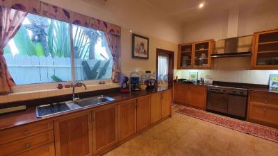 3 Bedrooms House in The Avenues East Pattaya H010155