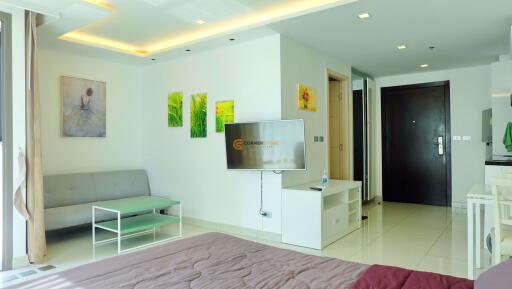 Studio Condo in Wong Amat Tower Wongamat