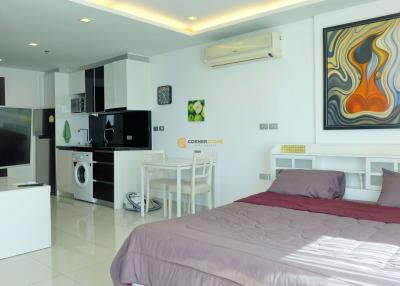 Studio Condo in Wong Amat Tower Wongamat