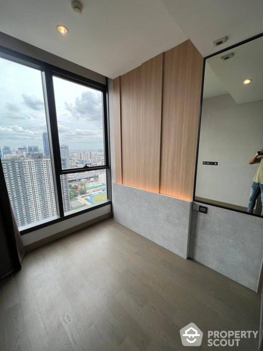 2-BR Condo at The Esse At Singha Complex near MRT Phetchaburi