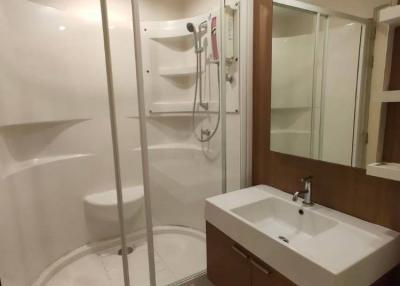 1-BR Condo at Q House Sathorn near BTS Krung Thon Buri