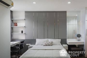 1-BR Condo at Nara 9 Sathorn-Narathiwas near BTS Saint Louis