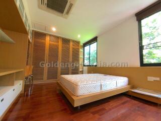 4-Bedrooms single house with garden in secure compound - Sathorn