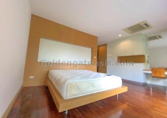 4-Bedrooms single house with garden in secure compound - Sathorn