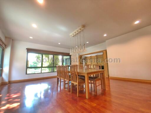 4-Bedrooms single house with garden in secure compound - Sathorn