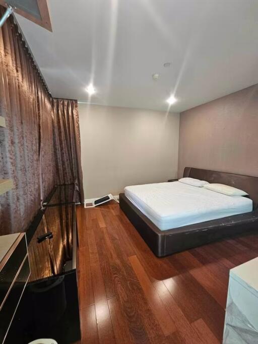 Condo for Rent at Manhattan Chit Lom