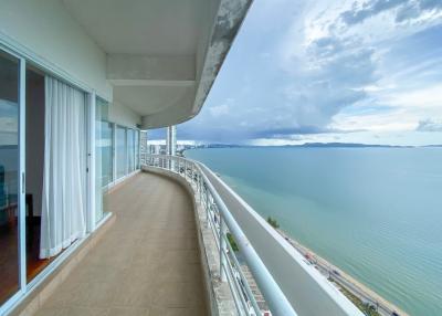 Beautiful 3 bedroom Condo with panorama view