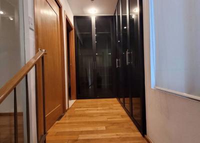 1 bed Duplex in The Emporio Place Khlongtan Sub District D020580