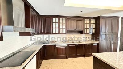 Modern luxurious 4-Bedrooms plus Study Apartment - Sukhumvit soi 31