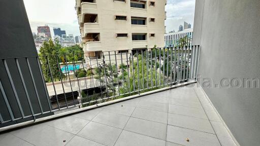 3-Bedrooms plus Study High-End Apartment - Sukhumvit 39 (Phrom Phong)