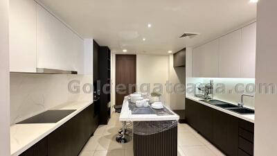 3-Bedrooms plus Study High-End Apartment - Sukhumvit 39 (Phrom Phong)