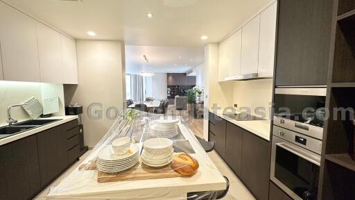 3-Bedrooms plus Study High-End Apartment - Sukhumvit 39 (Phrom Phong)